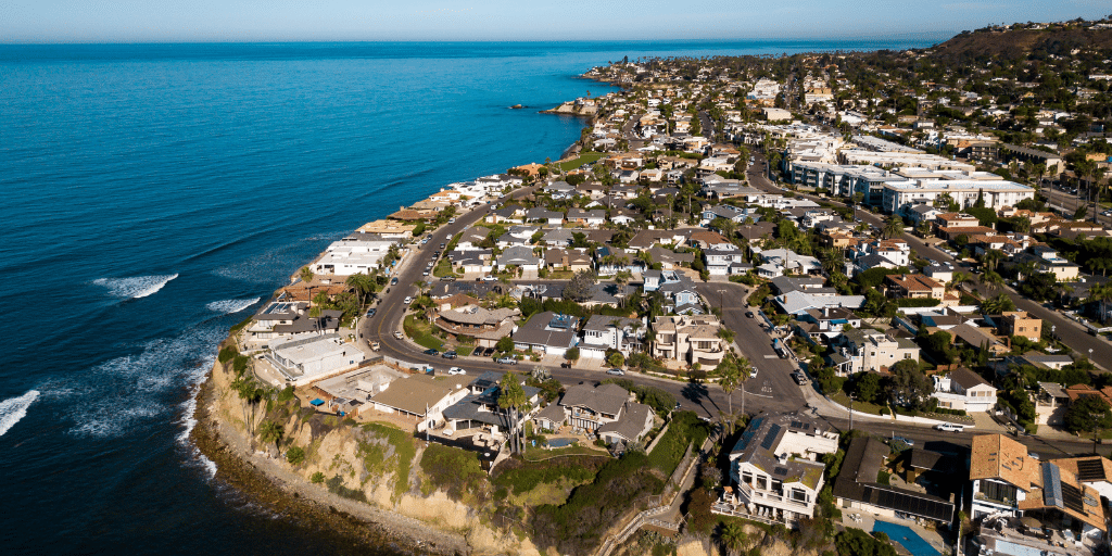 photo of pacific beach waterfront homes showing the cost of living in san diego