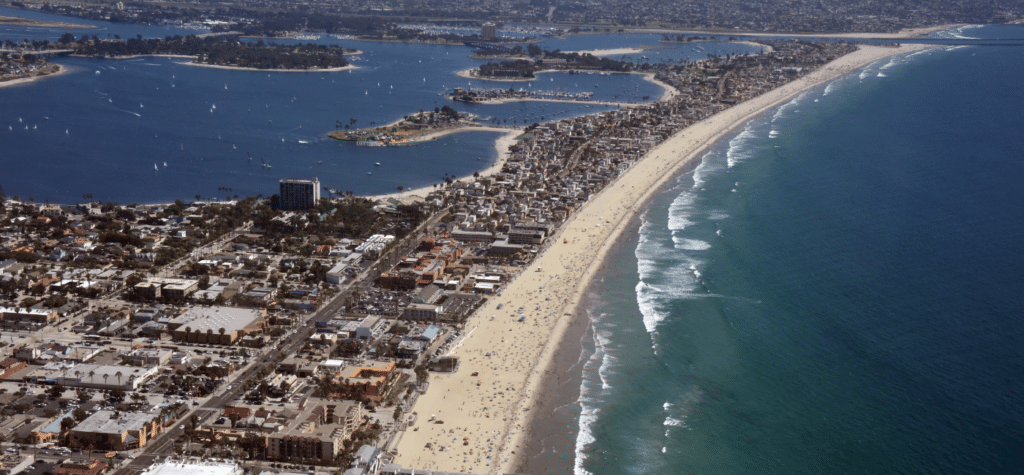 photo of mission beach coastline showing great weather living in san diego vs. los angeles