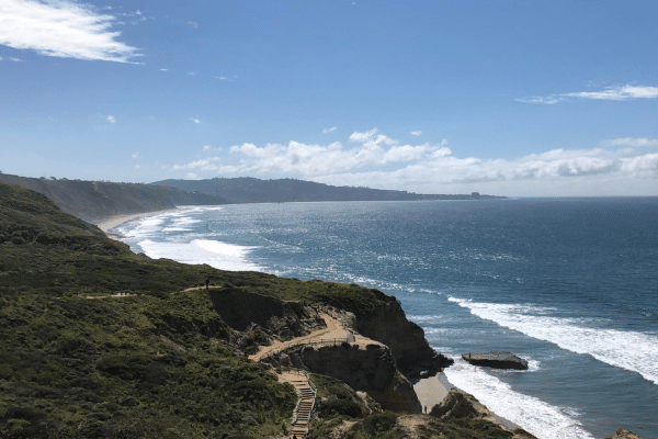 photo of torrey pines hike showing things to do in san diego for couples